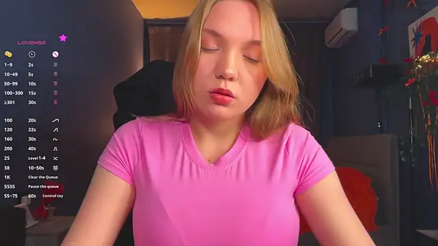 Snapshot of RebeccaEglitis chatting on April 27, 5:00 pm RebeccaEglitis online show from April 27, 5:00 pm