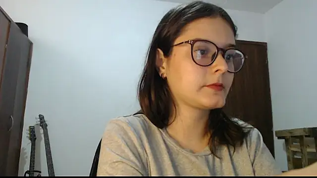 CarlaLorez online show from March 3, 6:58 pm