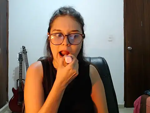 Snapshot of CarlaLorez chatting on May 13, 2:42 am CarlaLorez online show from May 13, 2:42 am