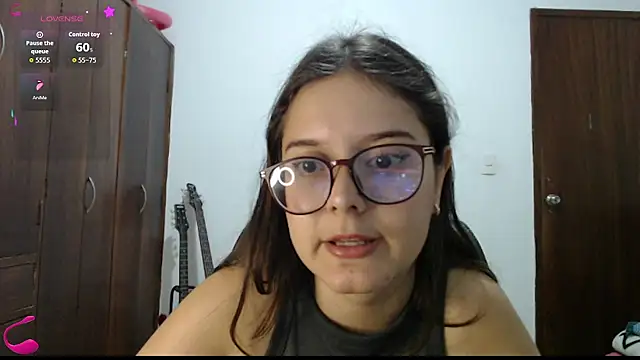 Snapshot of CarlaLorez chatting on May 18, 8:58 pm CarlaLorez online show from May 18, 8:58 pm