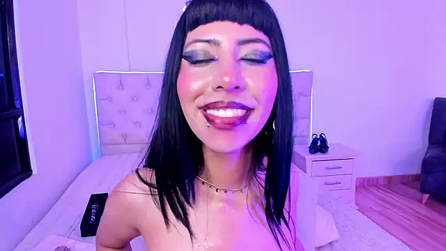 Snapshot of Nina_fox_0691 chatting on May 15, 11:01 pm Nina fox 0691 online show from May 15, 11:01 pm
