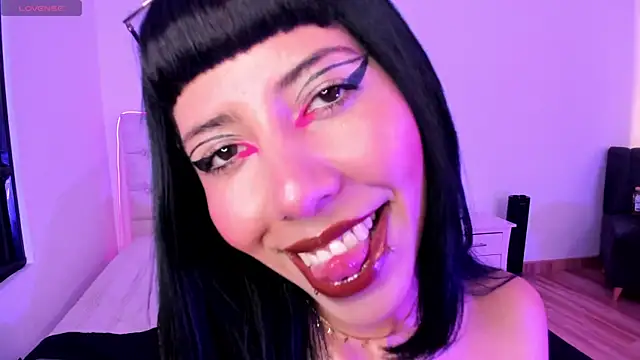 Snapshot of Nina_fox_0691 chatting on June 2, 3:58 pm Nina fox 0691 online show from June 2, 3:58 pm