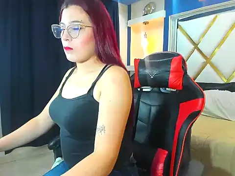 Snapshot of allison_mc chatting on October 19, 4:13 am allison mc online show from October 19, 4:13 am