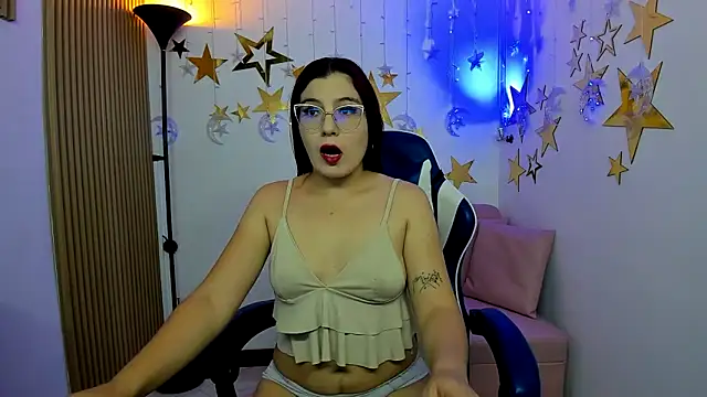 Snapshot of allison_mc chatting on November 2, 4:15 am allison mc online show from November 2, 4:15 am