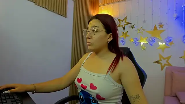 Snapshot of allison_mc chatting on November 18, 4:06 am allison mc online show from November 18, 4:06 am