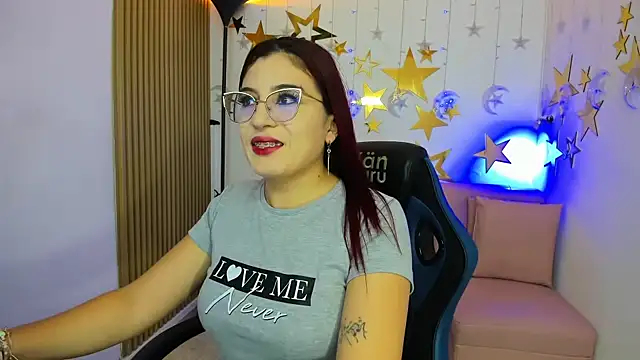 Snapshot of allison_mc chatting on December 2, 3:56 am allison mc online show from December 2, 3:56 am