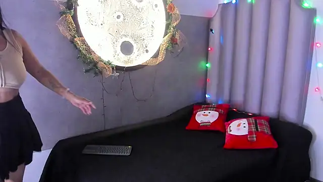 Snapshot of brianna-03 chatting on December 20, 3:57 am brianna-03 online show from December 20, 3:57 am