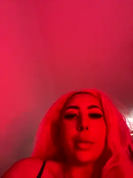 Snapshot of zara_bellexx chatting on October 15, 3:34 pm zara bellexx online show from October 15, 3:34 pm