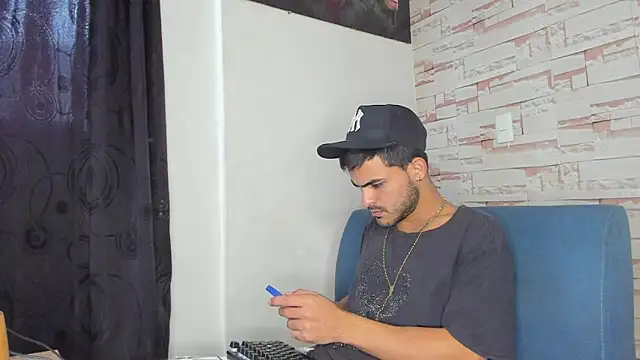 Snapshot of Master_King_Crazzy777 chatting on October 14, 8:31 pm Master King Crazzy777 online show from October 14, 8:31 pm