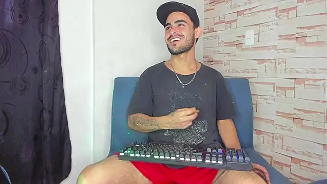 Snapshot of Master_King_Crazzy777 chatting on October 17, 9:39 pm Master King Crazzy777 online show from October 17, 9:39 pm