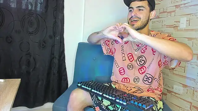 Snapshot of Master_King_Crazzy777 chatting on October 19, 6:41 pm Master King Crazzy777 online show from October 19, 6:41 pm