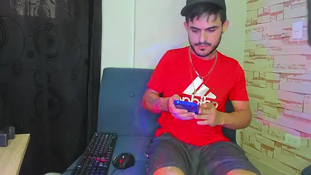 Snapshot of Master_King_Crazzy777 chatting on October 20, 8:31 pm Master King Crazzy777 online show from October 20, 8:31 pm