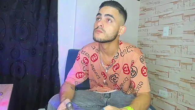 Snapshot of Master_King_Crazzy777 chatting on October 21, 9:15 pm Master King Crazzy777 online show from October 21, 9:15 pm