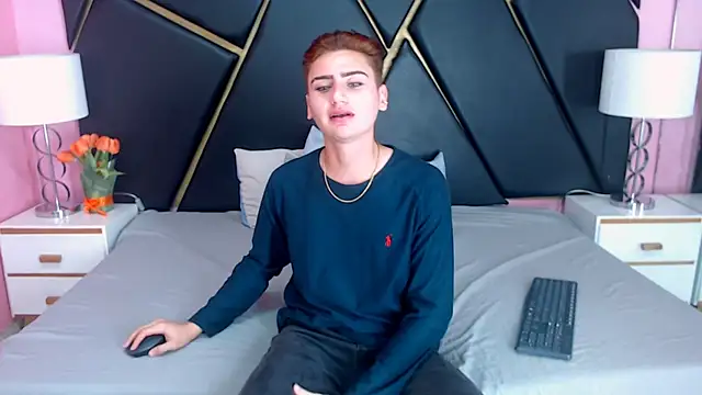 Snapshot of Alex_Millerss chatting on October 16, 8:54 pm Alex Millerss online show from October 16, 8:54 pm