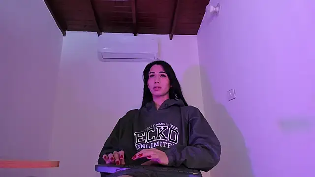 Snapshot of AAliss_Starr chatting on October 9, 1:25 am AAliss Starr online show from October 9, 1:25 am