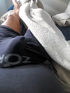 Merlin2310 online show from November 16, 5:51 pm