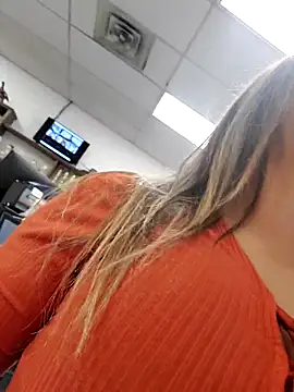 Snapshot of Cassaroll333 chatting on October 29, 3:36 pm Cassaroll333 online show from October 29, 3:36 pm