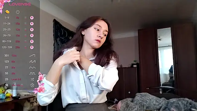 MiaLovelyOne online show from November 18, 11:25 am