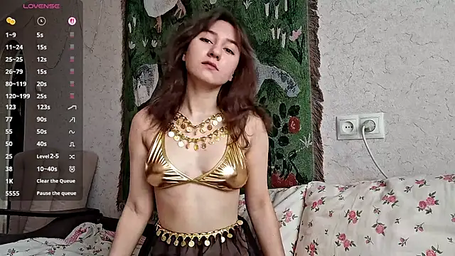 MiaLovelyOne online show from April 4, 7:28 am