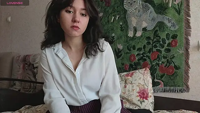MiaLovelyOne online show from June 10, 5:07 am