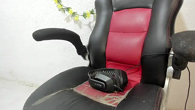 Snapshot of soffycarter1 chatting on November 10, 11:37 pm soffycarter1 online show from November 10, 11:37 pm