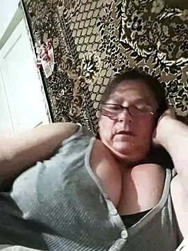 Snapshot of MilaCold5443 chatting on June 14, 10:45 pm MilaCold5443 online show from June 14, 10:45 pm