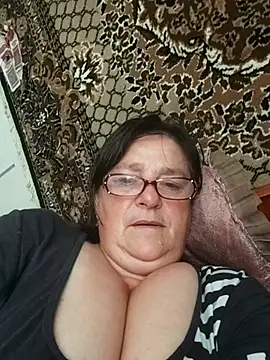 Snapshot of MilaCold5443 chatting on June 24, 10:14 am MilaCold5443 online show from June 24, 10:14 am