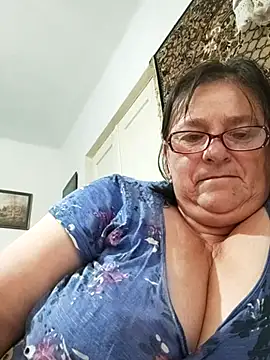 Snapshot of MilaCold5443 chatting on July 5, 5:03 am MilaCold5443 online show from July 5, 5:03 am
