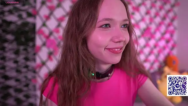 Snapshot of Petite_Polly chatting on October 10, 8:08 pm Petite Polly online show from October 10, 8:08 pm