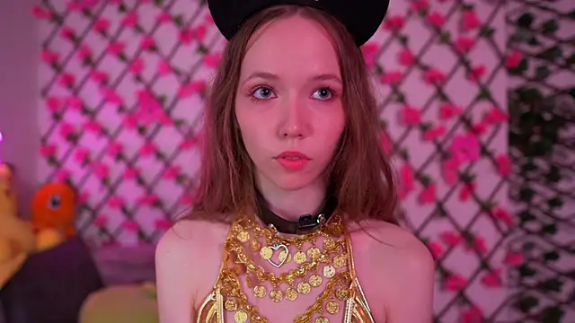 Snapshot of Petite_Polly chatting on October 11, 8:07 pm Petite Polly online show from October 11, 8:07 pm