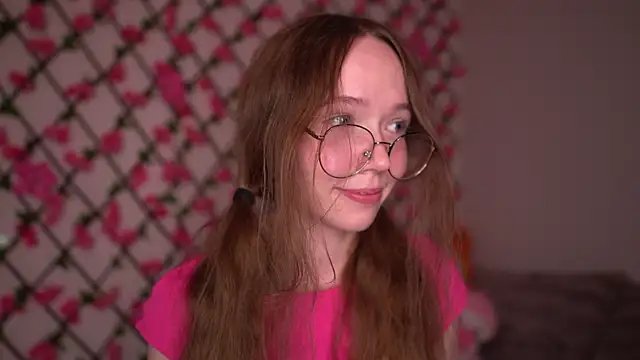 Snapshot of Petite_Polly chatting on October 15, 8:20 pm Petite Polly online show from October 15, 8:20 pm