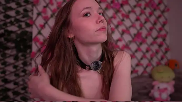 Snapshot of Petite_Polly chatting on October 19, 1:06 am Petite Polly online show from October 19, 1:06 am