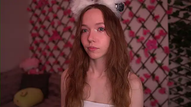 Snapshot of Petite_Polly chatting on October 25, 6:13 pm Petite Polly online show from October 25, 6:13 pm