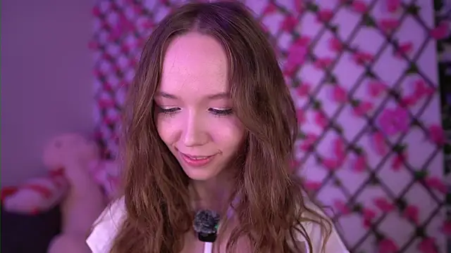 Snapshot of Petite_Polly chatting on November 4, 6:07 pm Petite Polly online show from November 4, 6:07 pm