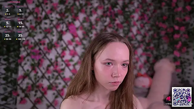 Snapshot of Petite_Polly chatting on November 18, 6:12 pm Petite Polly online show from November 18, 6:12 pm