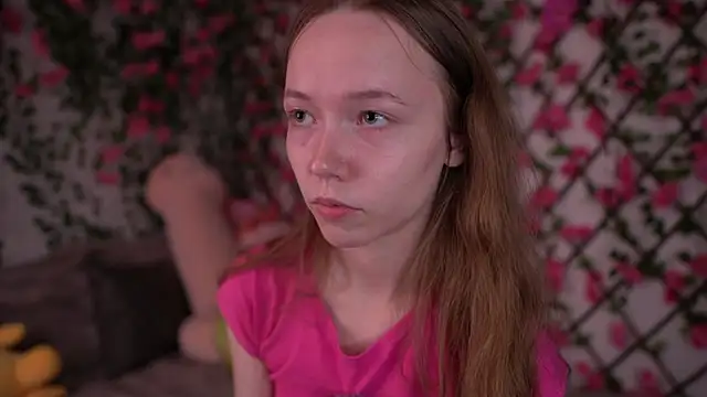 Snapshot of Petite_Polly chatting on November 22, 6:07 pm Petite Polly online show from November 22, 6:07 pm