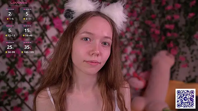 Snapshot of Petite_Polly chatting on November 23, 6:08 pm Petite Polly online show from November 23, 6:08 pm