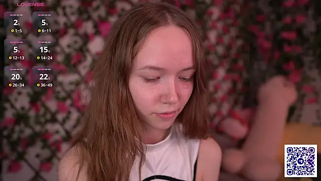 Snapshot of Petite_Polly chatting on November 24, 6:18 pm Petite Polly online show from November 24, 6:18 pm