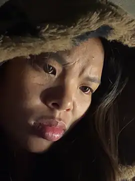 hello-cute online show from November 28, 6:43 pm