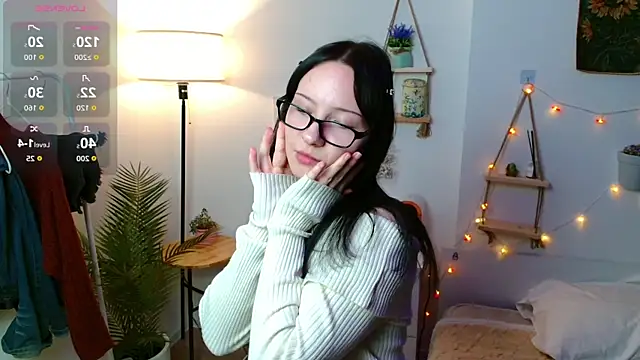 Snapshot of Kira2Kiss chatting on November 9, 7:45 pm Kira2Kiss online show from November 9, 7:45 pm