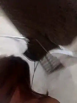 Snapshot of Rabbit-small chatting on December 19, 9:33 pm Rabbit-small online show from December 19, 9:33 pm