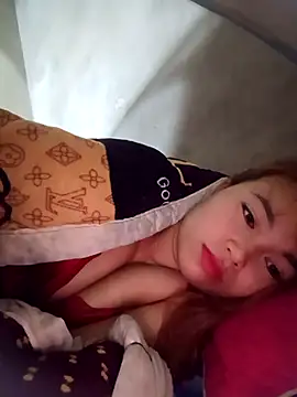 Snapshot of Rabbit-small chatting on January 8, 10:23 pm Rabbit-small online show from January 8, 10:23 pm