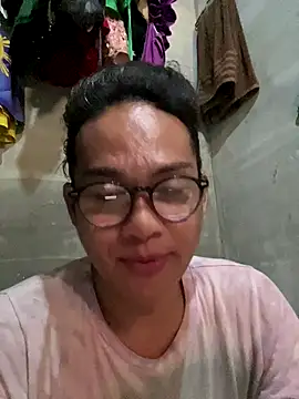 Snapshot of softhearted_sweet chatting on October 13, 5:40 am softhearted sweet online show from October 13, 5:40 am