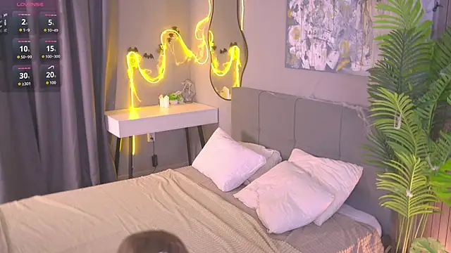 lorapalmerry online show from November 1, 3:25 pm