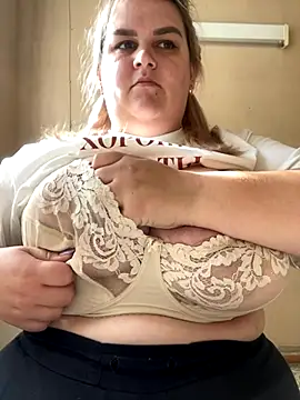 Snapshot of Vita6777 chatting on October 8, 6:11 am Vita6777 online show from October 8, 6:11 am