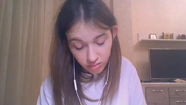 Snapshot of CeyaLier chatting on October 9, 5:11 pm CeyaLier online show from October 9, 5:11 pm