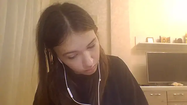 Snapshot of CeyaLier chatting on October 12, 2:05 pm CeyaLier online show from October 12, 2:05 pm