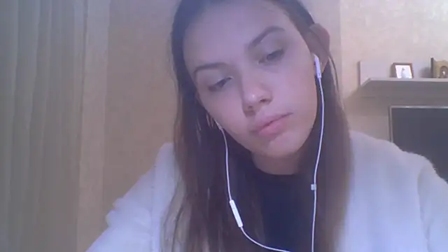 Snapshot of CeyaLier chatting on October 16, 4:08 pm CeyaLier online show from October 16, 4:08 pm