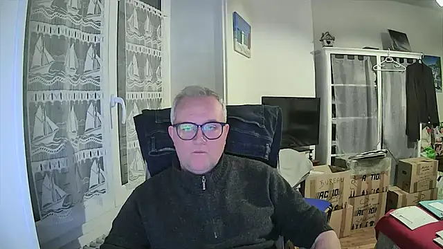 macdut67 online show from March 1, 4:25 am