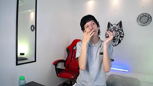 Emo Boy  online show from December 14, 12:32 pm